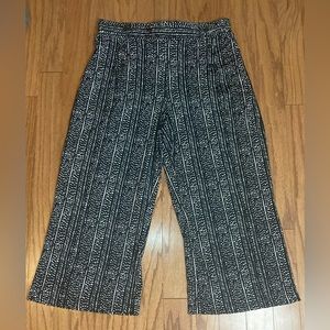 Robert Louis- Black and‎ white trousers size large